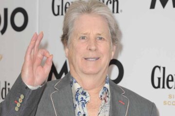 brian wilson so strung out on drugs he forgot he met john lennon three times at same party he was toasted by demons and lost in a fog 001 राक्षस-भुना हुआ और नाजुक कोहरे में खो गया | "Demon-toasted and lost in a fragile fog"