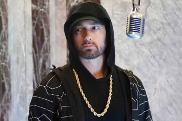 eminem once got slammed by his non binary adopted child for hiding them from the world days after announcing their pronouns sorry they wouldnt tell you about him क्षमा करें, वे आपको उसके बारे में नहीं बताएंगे | “Sorry, They Wouldn't Tell You About Him”
